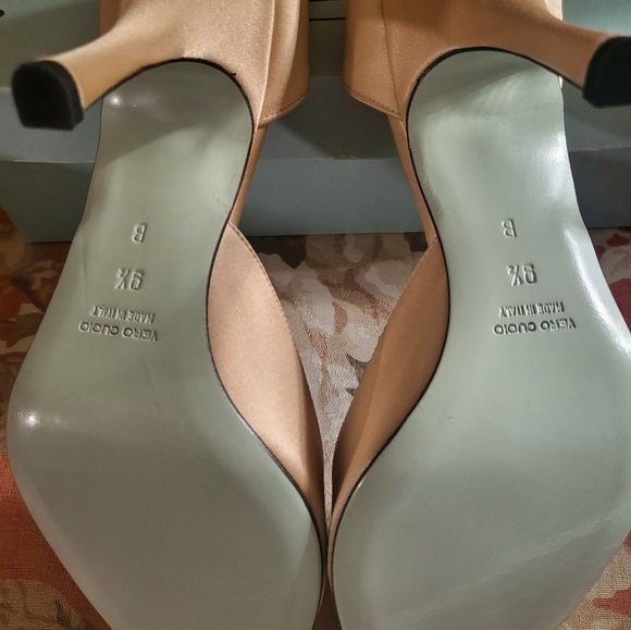 RARE Cynthia Rowley Golden Beige Satin Embelished Heels NWT 9.5 - Picture 10 of 10